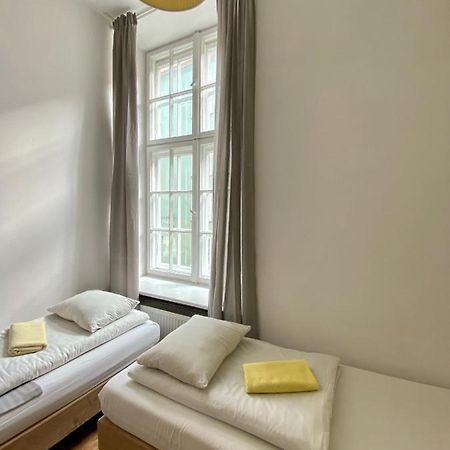 Grand Guesthouse Apartament กดัญสก์ ภายนอก รูปภาพ
